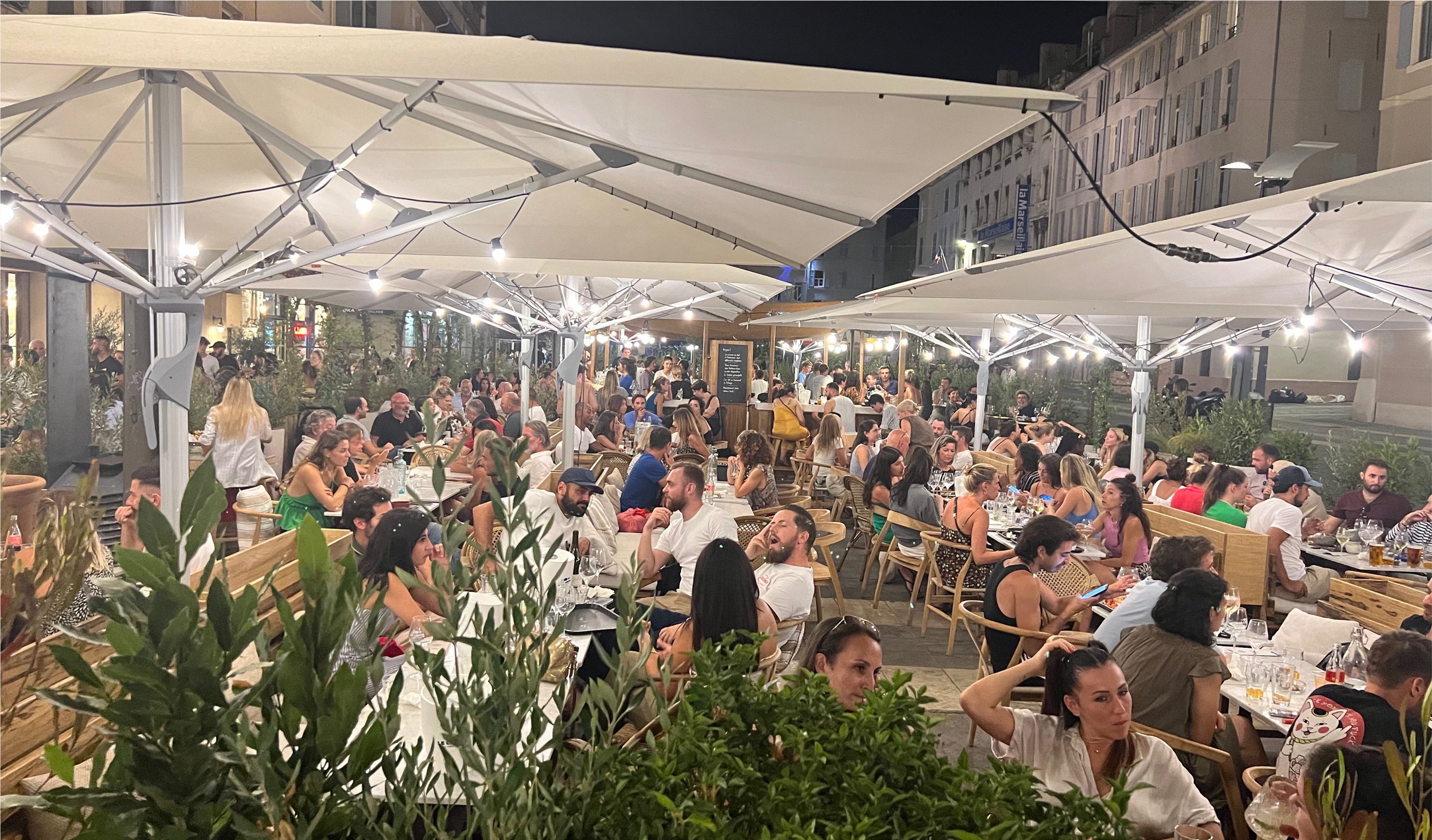 Terrasse des Grandes Halles de Marseille