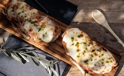 Tartines au fromage fondu