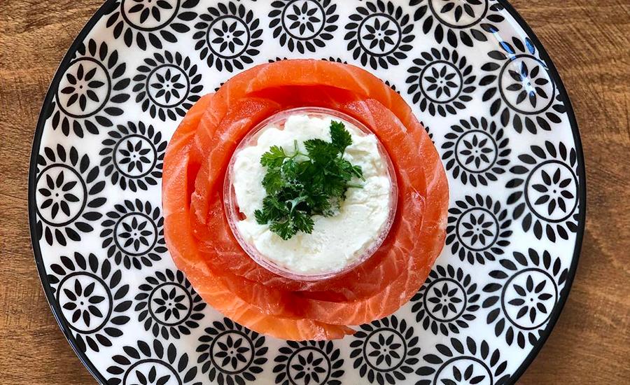 Sashimi de saumon gravelax & chantilly de raifort